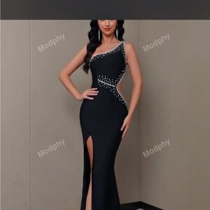 Elegant Black One-Shoulder Dress